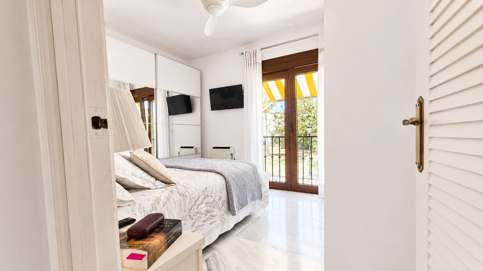 2 slaapkamer Appartement te koop in La Duquesa / Puerto de la Duquesa - € 335.000 (Ref: 9868415)