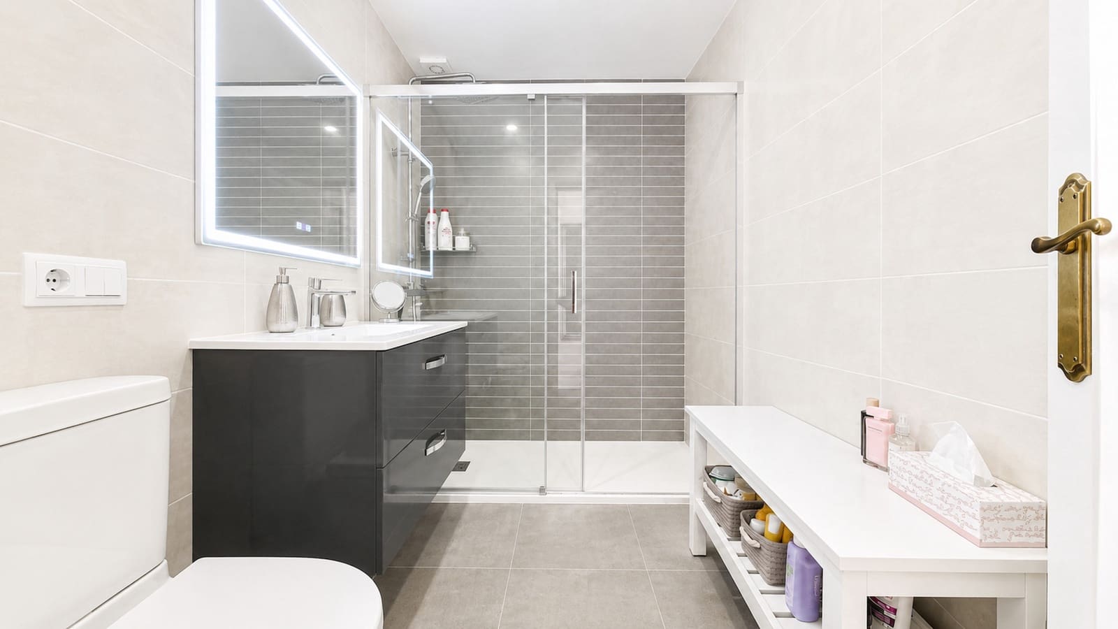 2 slaapkamer Appartement te koop in La Duquesa / Puerto de la Duquesa - € 335.000 (Ref: 9868415)