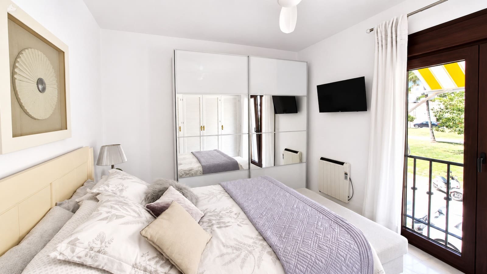 2 slaapkamer Appartement te koop in La Duquesa / Puerto de la Duquesa - € 335.000 (Ref: 9868415)