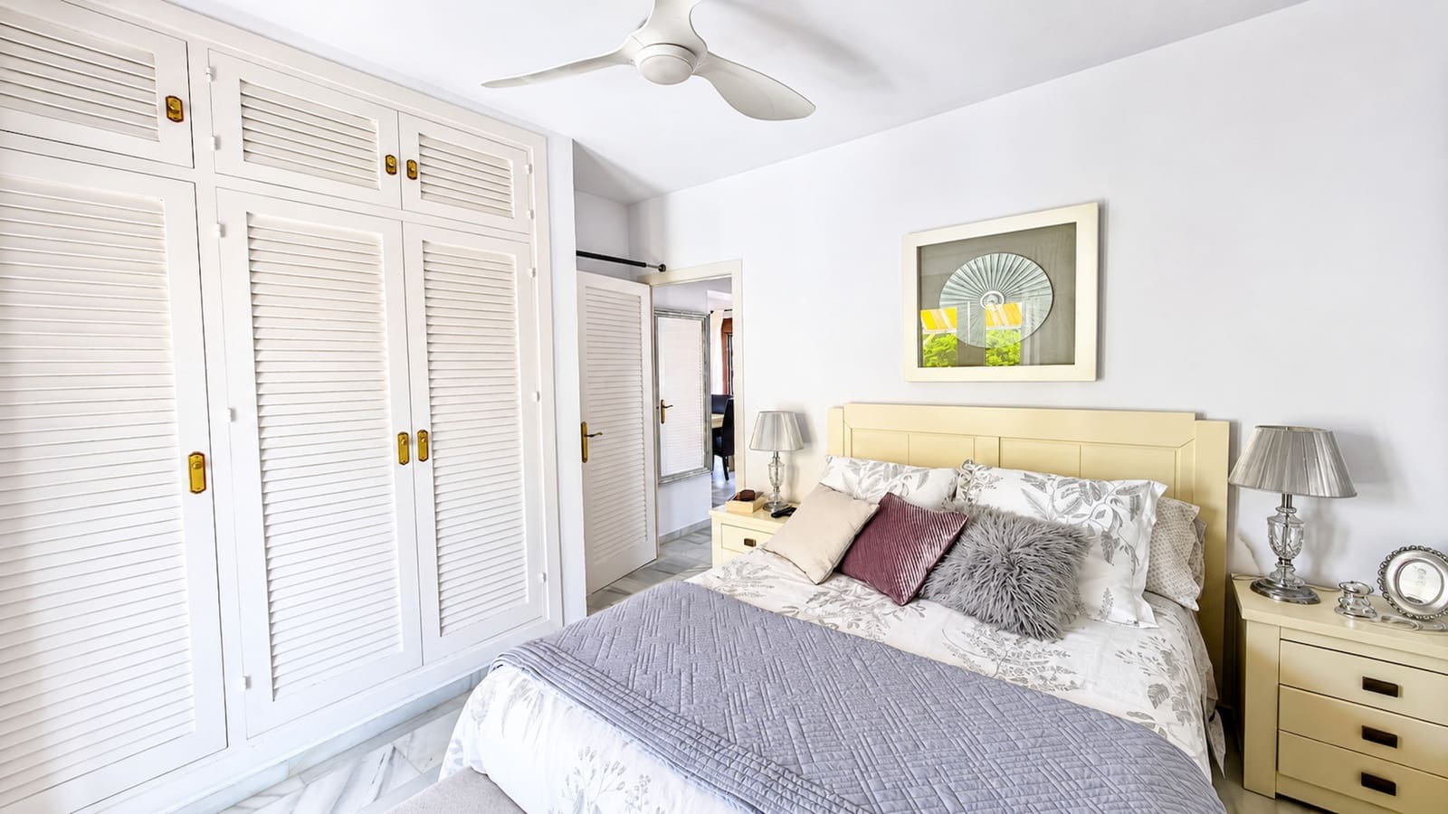 2 slaapkamer Appartement te koop in La Duquesa / Puerto de la Duquesa - € 335.000 (Ref: 9868415)