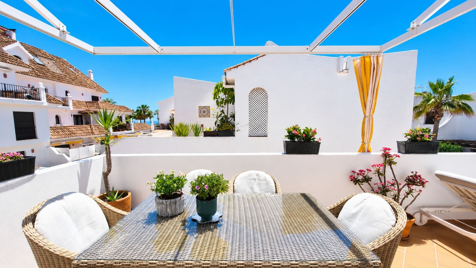 2 slaapkamer Appartement te koop in La Duquesa / Puerto de la Duquesa - € 335.000 (Ref: 9868415)