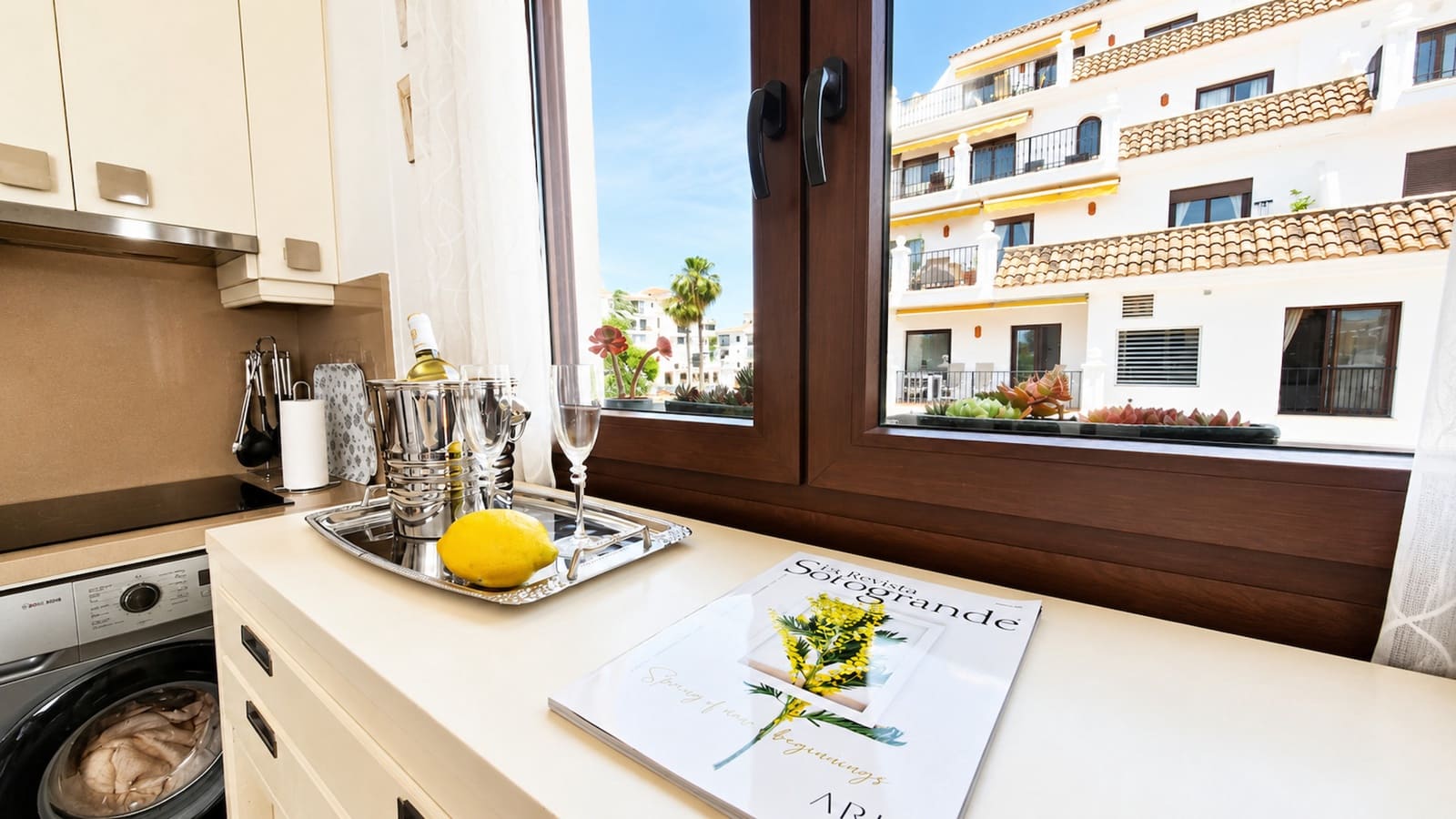 2 slaapkamer Appartement te koop in La Duquesa / Puerto de la Duquesa - € 335.000 (Ref: 9868415)