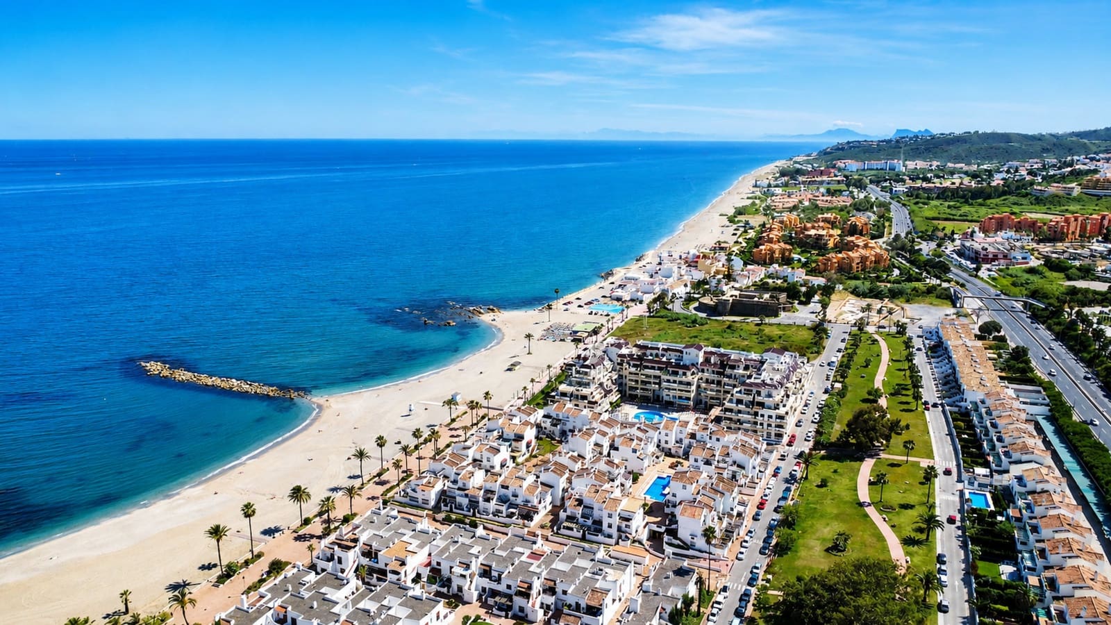 2 slaapkamer Appartement te koop in La Duquesa / Puerto de la Duquesa - € 335.000 (Ref: 9868415)