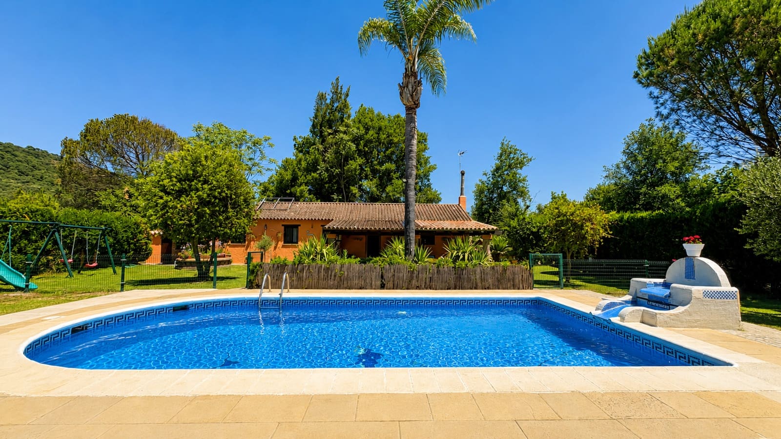 Finca/Casa Rural de 4 habitaciones en Jimena de la Frontera en venta - 850.000 € (Ref: 9899267)