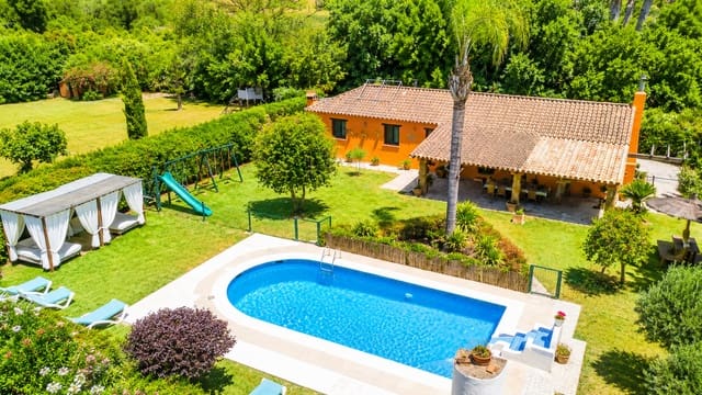 Finca/Casa Rural de 4 habitaciones en Jimena de la Frontera en venta - 850.000 € (Ref: 9899267)