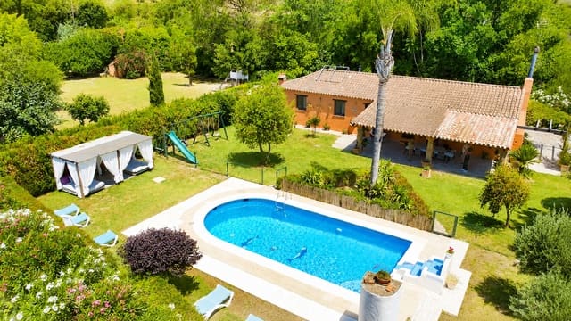 Finca/Casa Rural de 4 habitaciones en Jimena de la Frontera en venta - 850.000 € (Ref: 9899267)