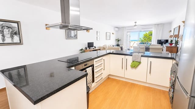 3 bedroom Apartment for sale in Buenas Noches, Estepona - € 345,000 (Ref: 9899268)