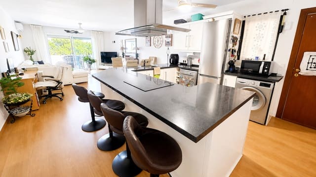 3 bedroom Apartment for sale in Buenas Noches, Estepona - € 345,000 (Ref: 9899268)