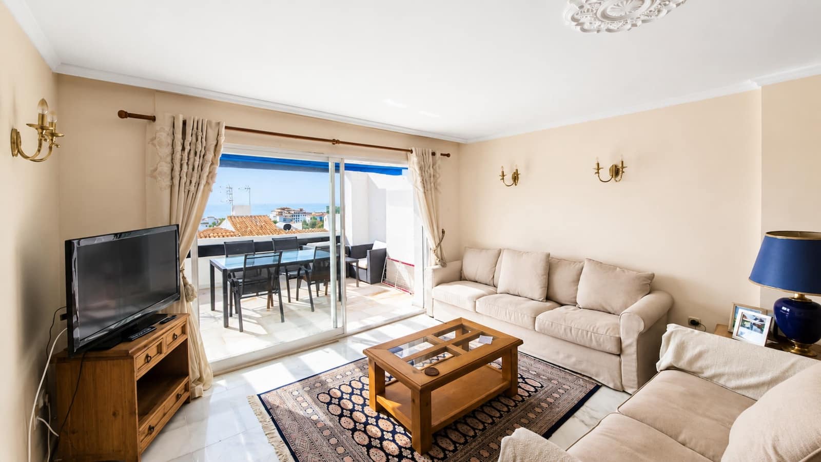 2 bedroom Apartment for sale in La Duquesa / Puerto de la Duquesa - € 325,000 (Ref: 9920068)