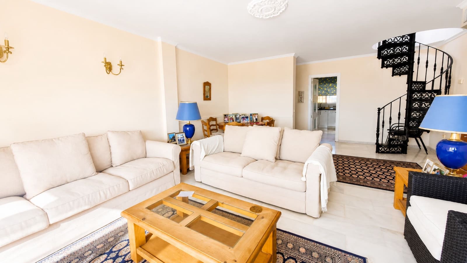 2 bedroom Apartment for sale in La Duquesa / Puerto de la Duquesa - € 325,000 (Ref: 9920068)