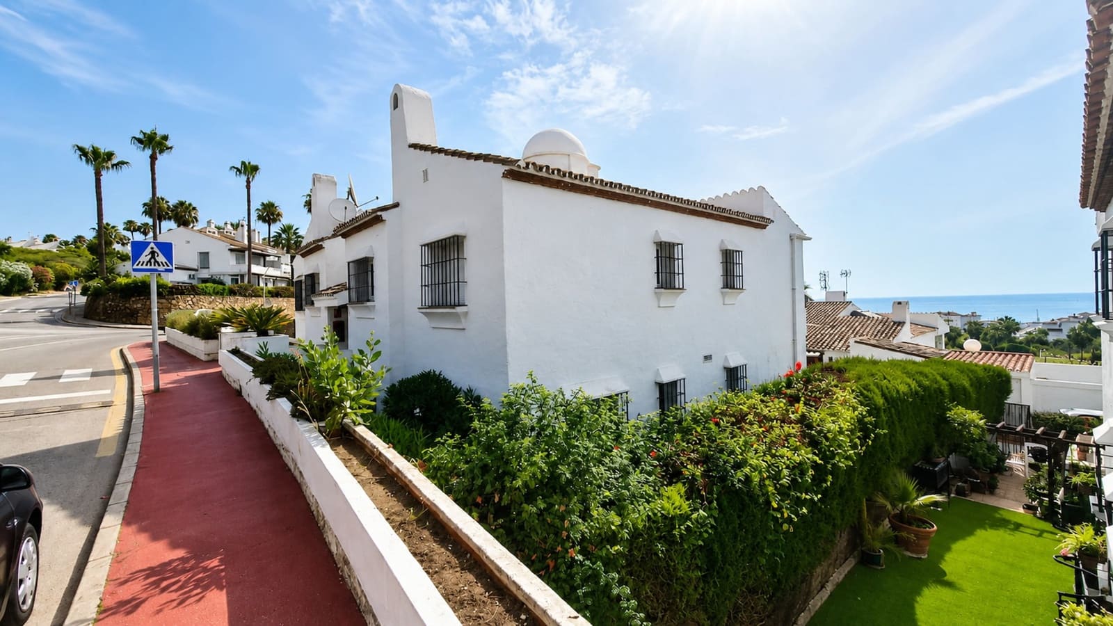 2 bedroom Apartment for sale in La Duquesa / Puerto de la Duquesa - € 325,000 (Ref: 9920068)