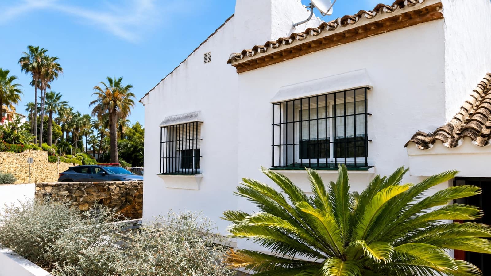 2 bedroom Apartment for sale in La Duquesa / Puerto de la Duquesa - € 325,000 (Ref: 9920068)