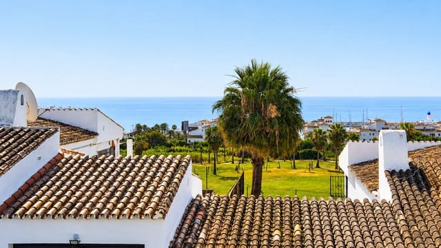 2 quarto Apartamento para venda em La Duquesa / Puerto de la Duquesa, Manilva - 325 000 € (Ref: 9920068)
