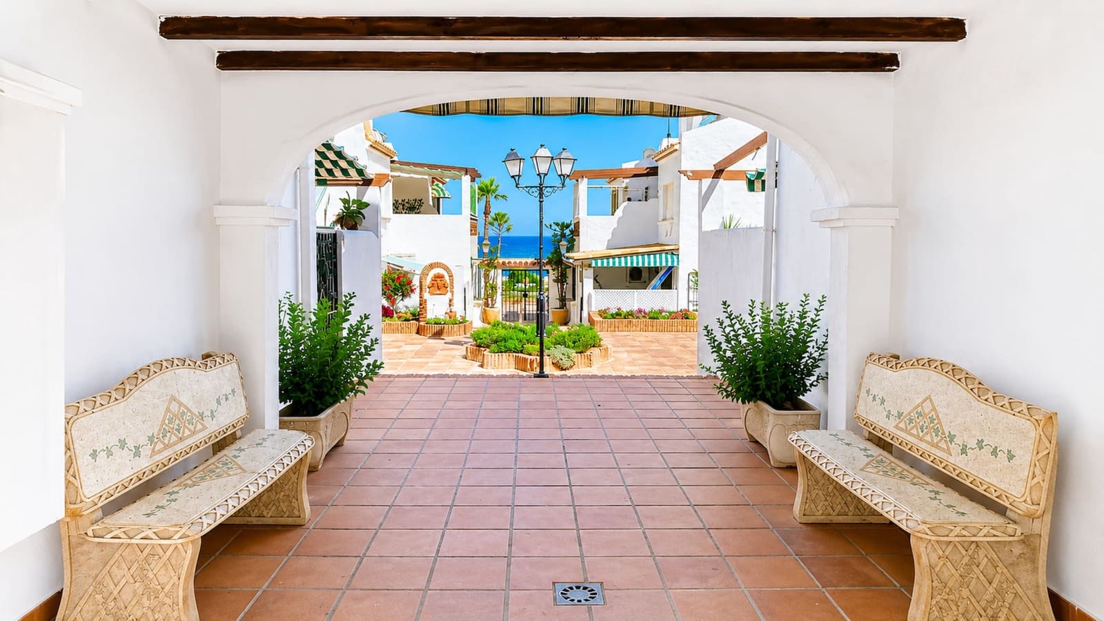 2 soverom Leilighet til salgs i La Duquesa / Puerto de la Duquesa med svømmebasseng - € 299 000 (Ref: 9939585)