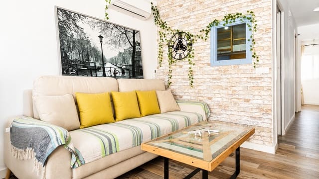 2 soverom Leilighet til salgs i La Duquesa / Puerto de la Duquesa, Manilva med svømmebasseng - € 299 000 (Ref: 9939585)