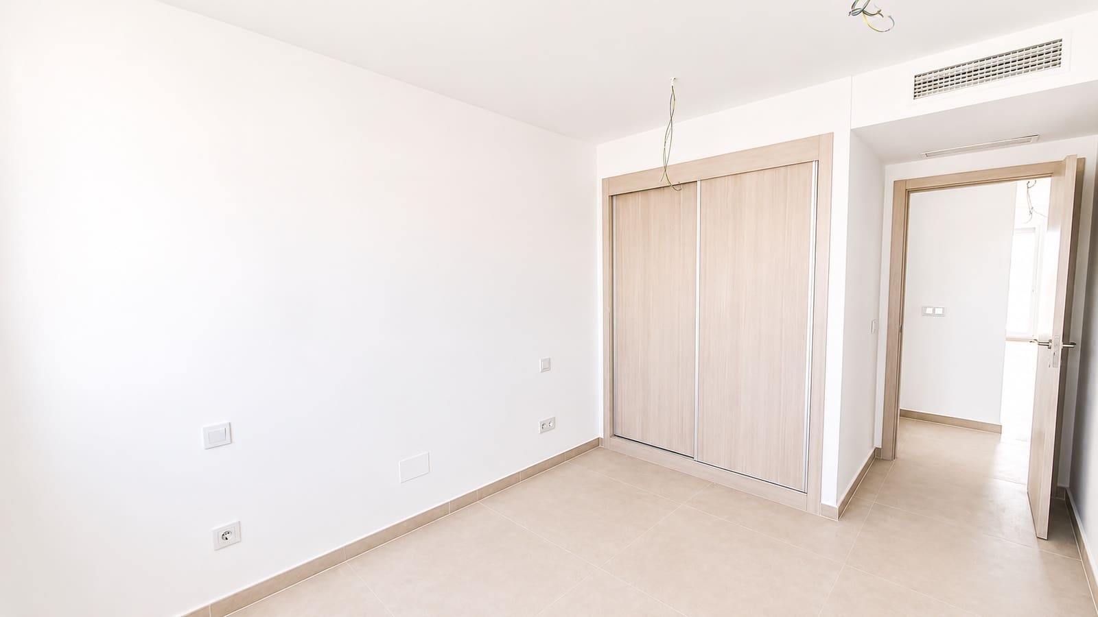 2 soveværelse Lejlighed til salg i Manilva med swimmingpool garage - € 399.000 (Ref: 9939586)
