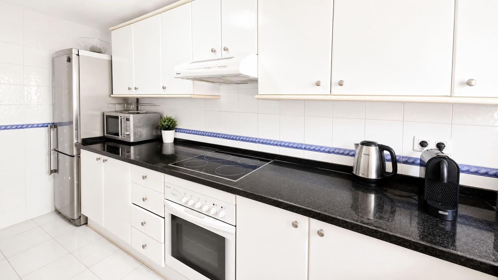 3 slaapkamer Penthouse te koop in Casares met zwembad garage - € 352.000 (Ref: 9939587)