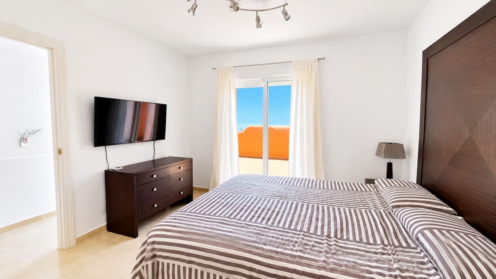3 slaapkamer Penthouse te koop in Casares met zwembad garage - € 352.000 (Ref: 9939587)