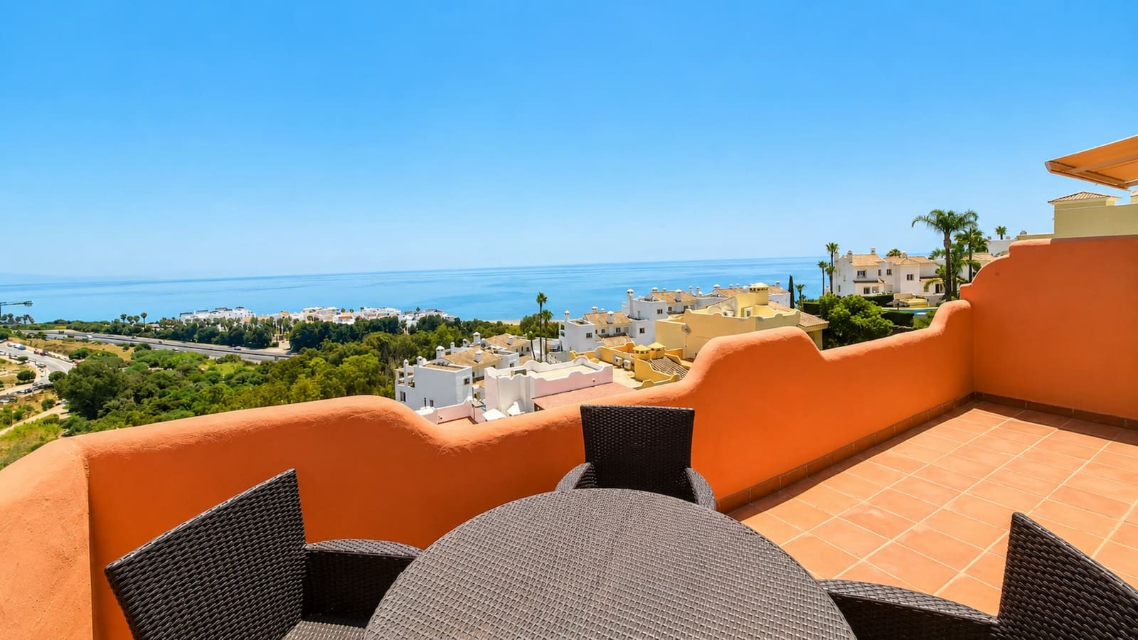3 slaapkamer Penthouse te koop in Casares met zwembad garage - € 352.000 (Ref: 9939587)