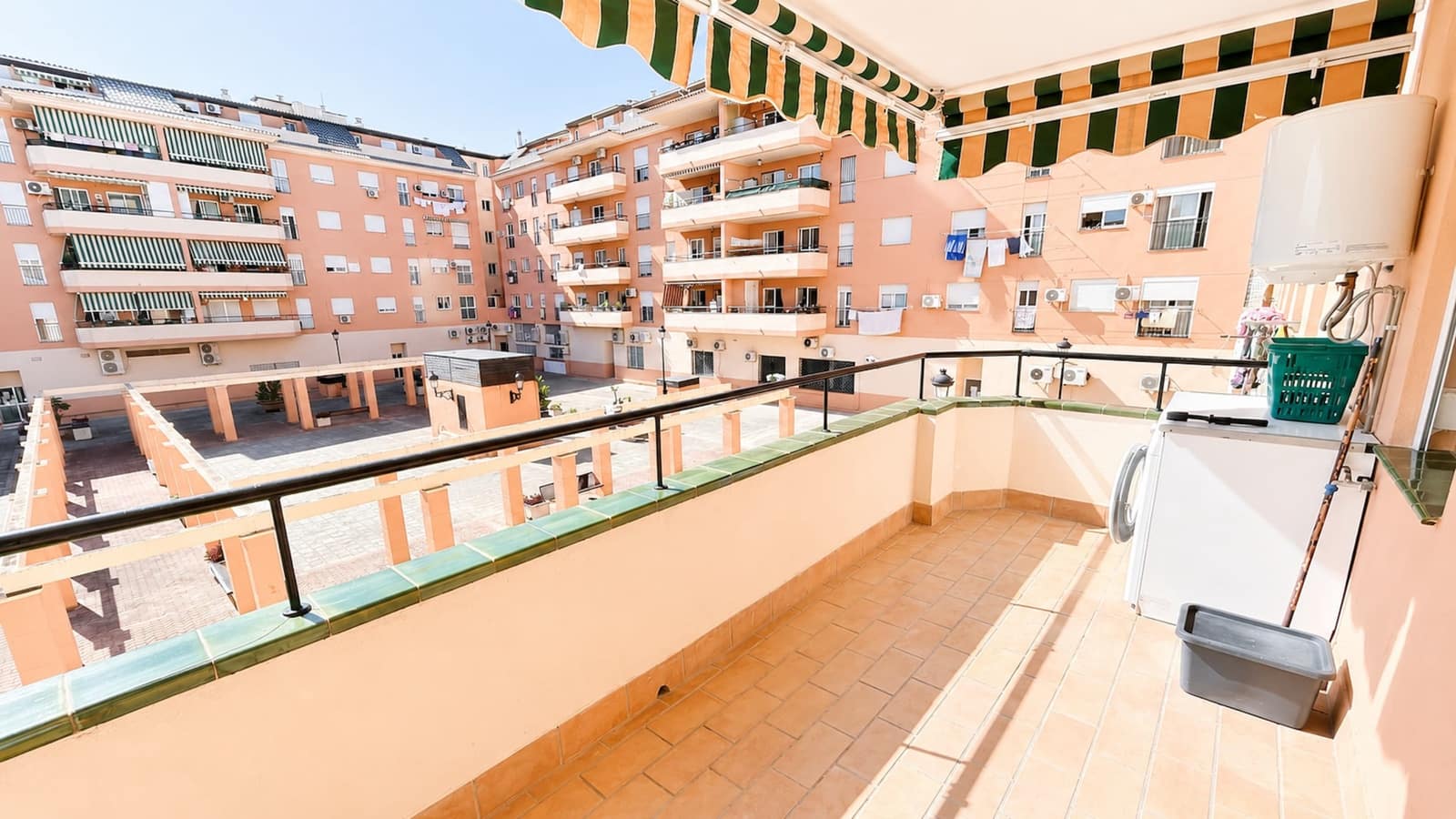 2 quarto Apartamento para venda em San Luis de Sabinillas com garagem - 250 000 € (Ref: 9949384)