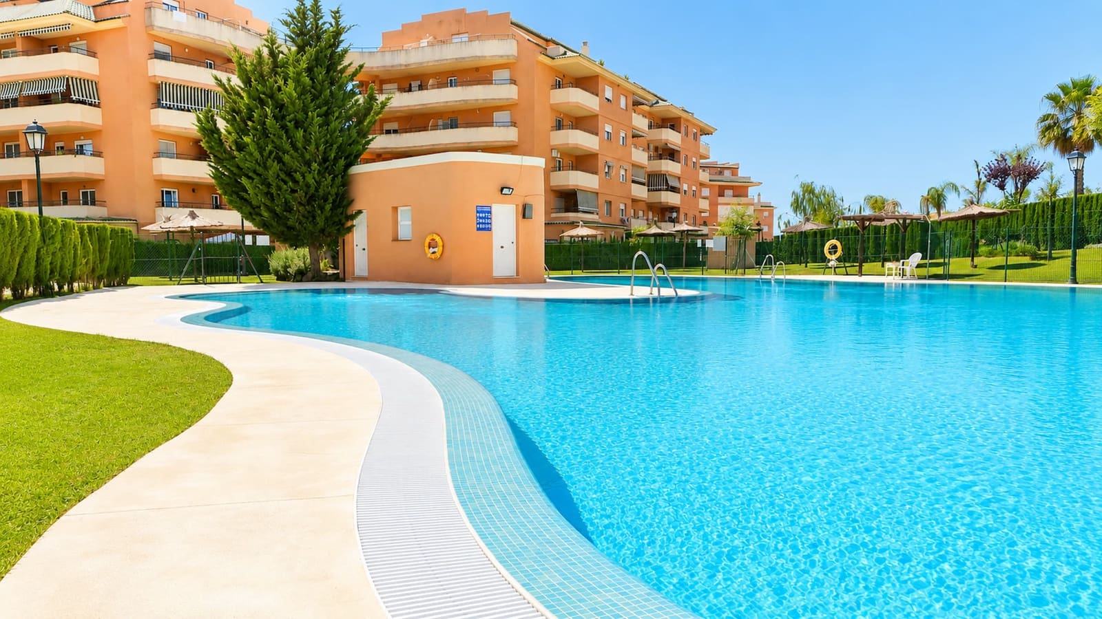 2 quarto Apartamento para venda em San Luis de Sabinillas com garagem - 250 000 € (Ref: 9949384)