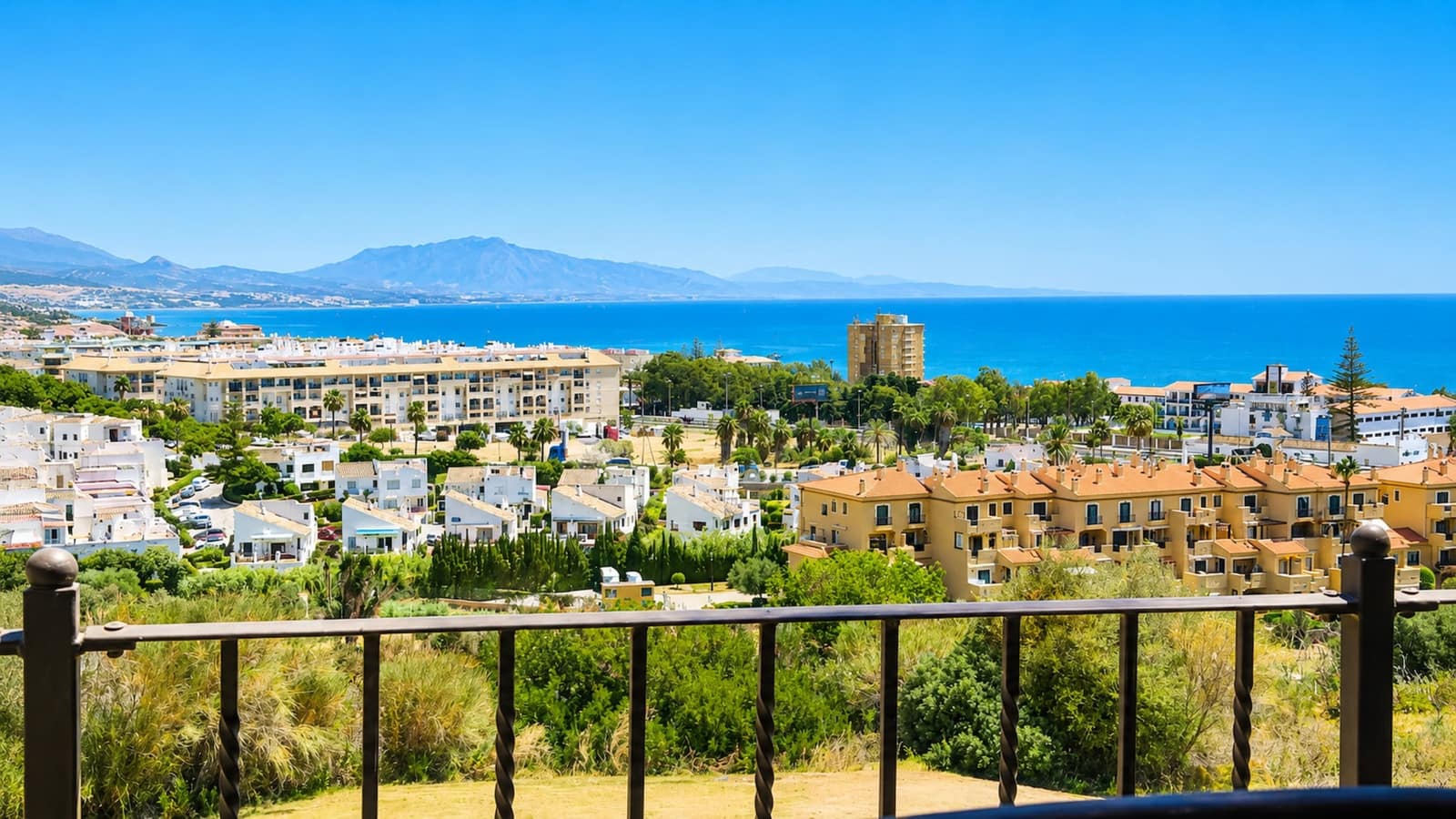5 camera da letto Villa in vendita in La Duquesa / Puerto de la Duquesa con piscina garage - 980.000 € (Rif: 9970280)