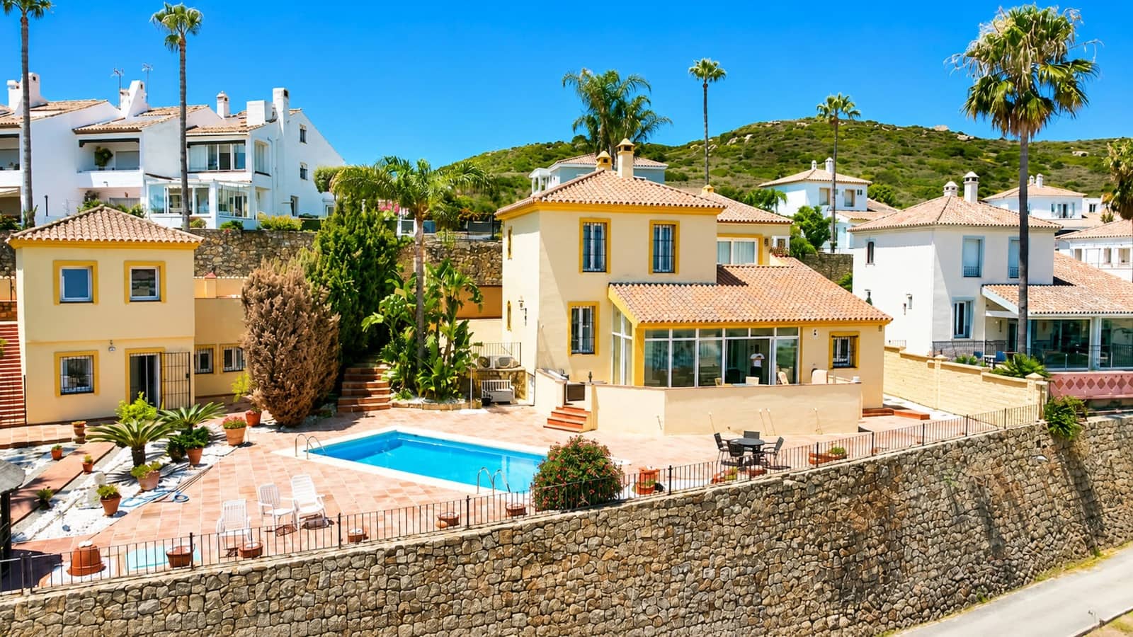 5 camera da letto Villa in vendita in La Duquesa / Puerto de la Duquesa con piscina garage - 980.000 € (Rif: 9970280)