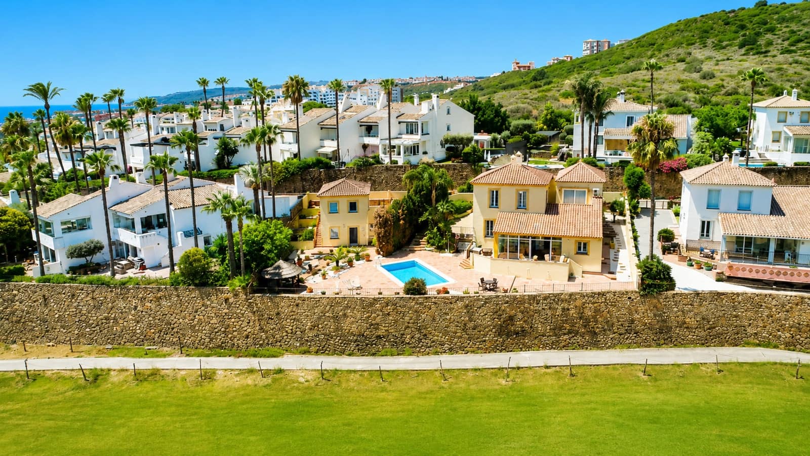5 camera da letto Villa in vendita in La Duquesa / Puerto de la Duquesa con piscina garage - 980.000 € (Rif: 9970280)