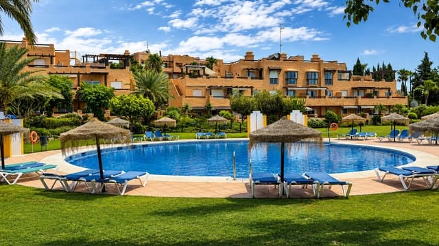 2 soveværelse Penthouse til salg i Casares med swimmingpool garage - € 270.000 (Ref: 9986524)