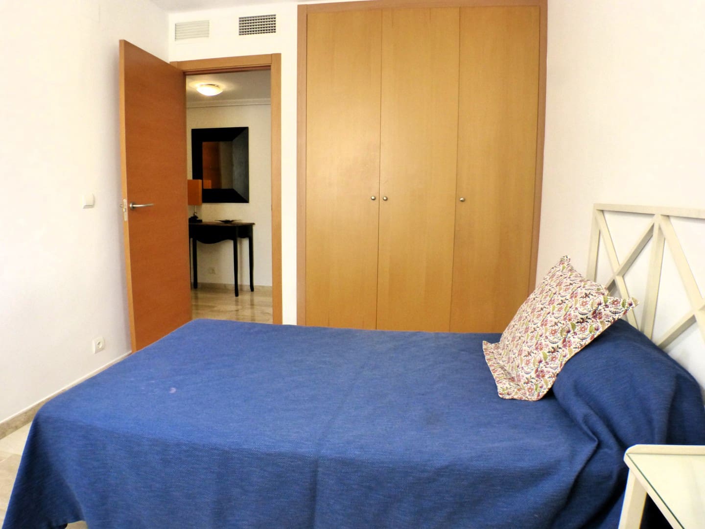 3 soveværelse Lejlighed til leje i Alicante by med garage - € 1.225 (Ref: 10005923)