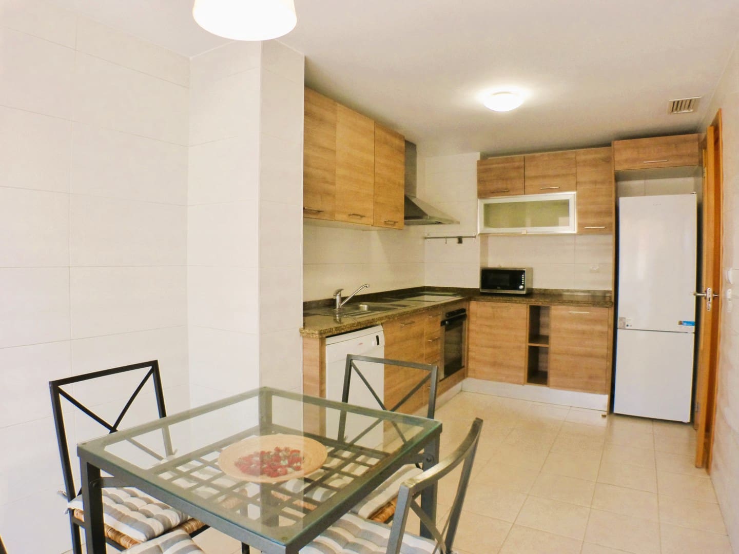3 soveværelse Lejlighed til leje i Alicante by med garage - € 1.225 (Ref: 10005923)