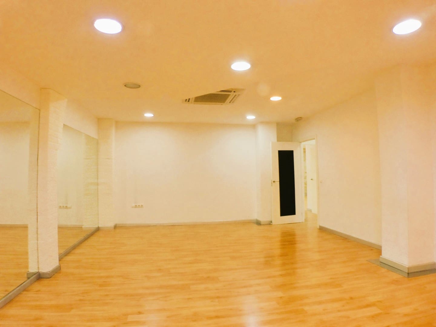 Gewerbe zu verkaufen in Alicante / Alacant Stadt - 320.000 € (Ref: 10019844)