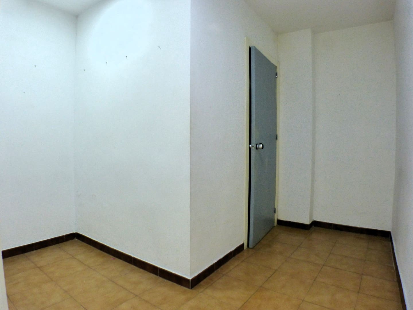 Gewerbe zu verkaufen in Alicante / Alacant Stadt - 320.000 € (Ref: 10019844)