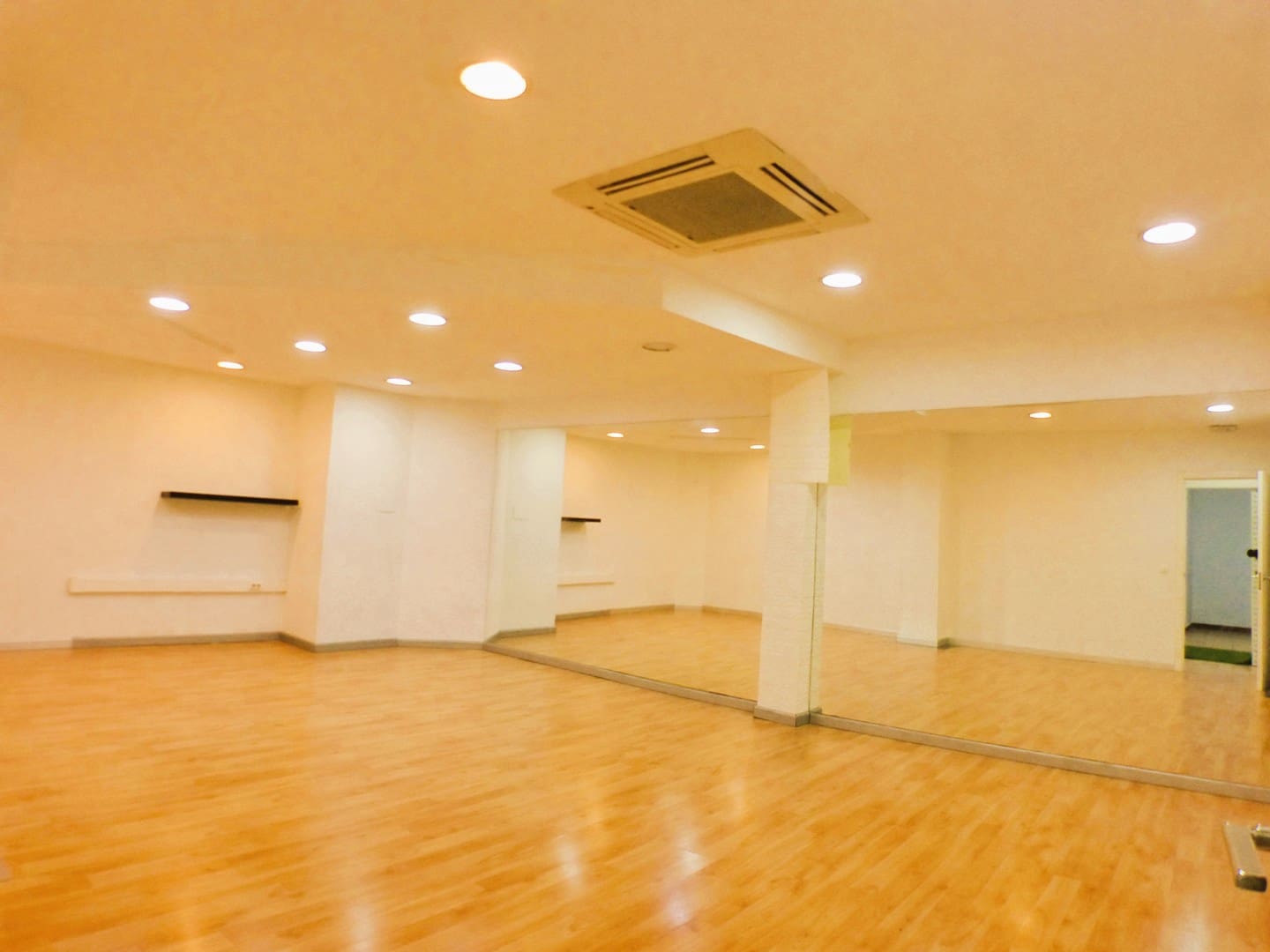 Gewerbe zu verkaufen in Alicante / Alacant Stadt - 320.000 € (Ref: 10019844)