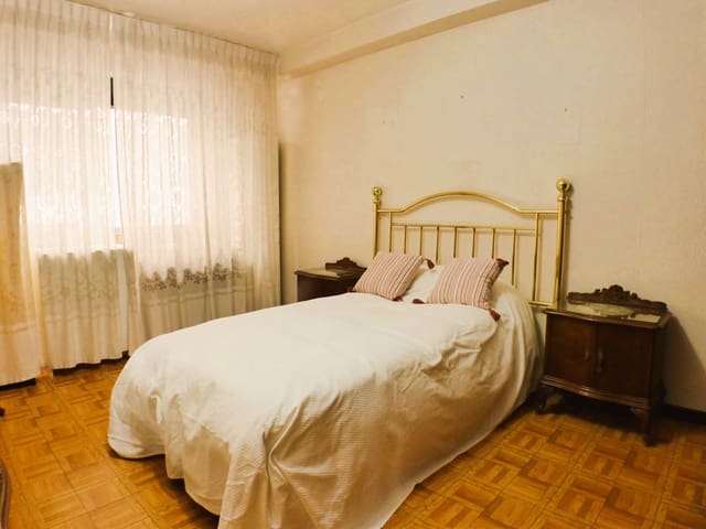 3 quarto Apartamento para venda em Alipark, Alicante cidade - 130 000 € (Ref: 10019845)