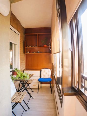 Appartement de 3 chambres à louer à Barrio del Centro, Alicante ville - 1 200 € (Ref: 10150558)