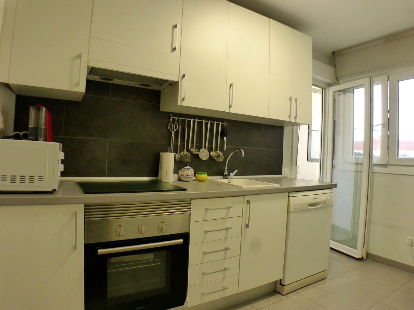 Appartement de 3 chambres à louer à Alicante ville - 1 200 € (Ref: 10150558)