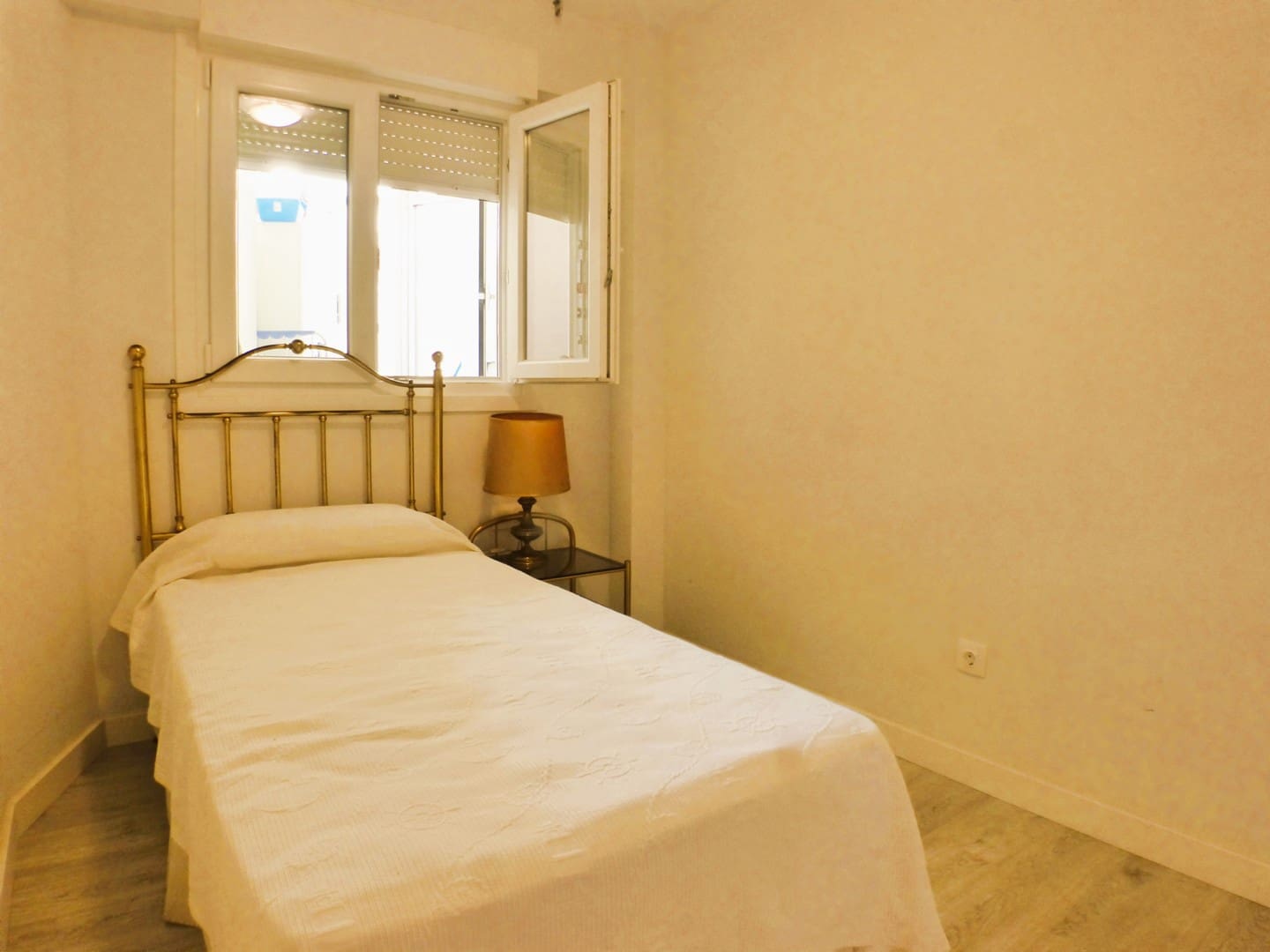 Appartement de 3 chambres à louer à Alicante ville - 1 200 € (Ref: 10150558)