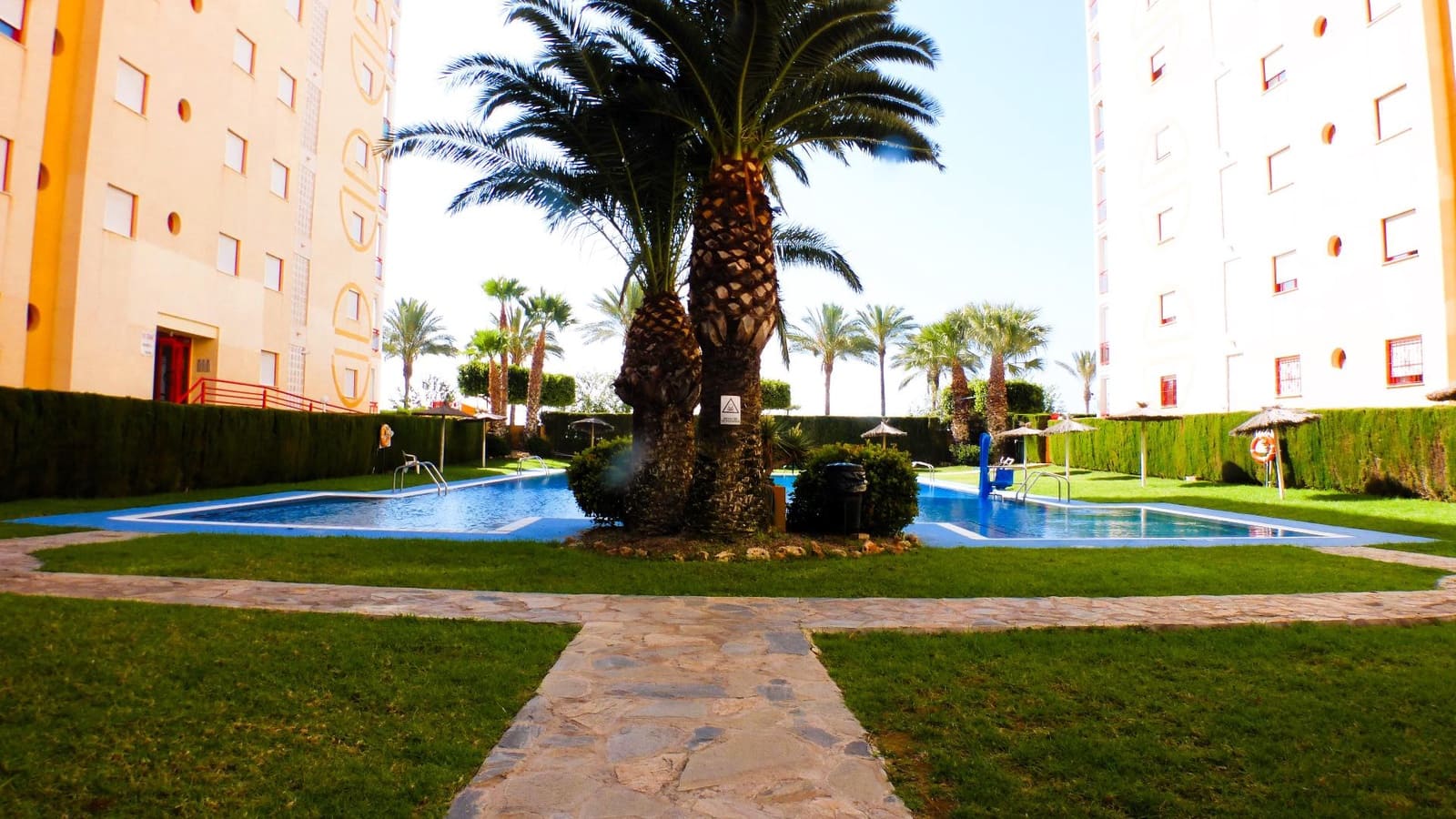 2 bedroom Apartment for sale in La Villajoyosa / Vila Joiosa with pool - € 269,000 (Ref: 8647006)