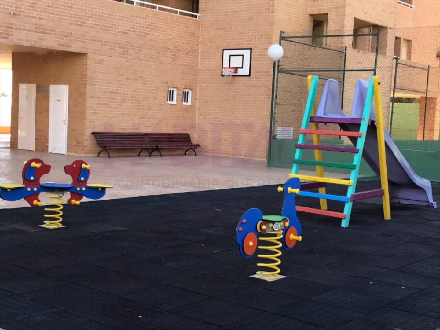 Appartement de 2 chambres à louer à Playa de Muchavista avec piscine - 1 100 € (Ref: 8647012)