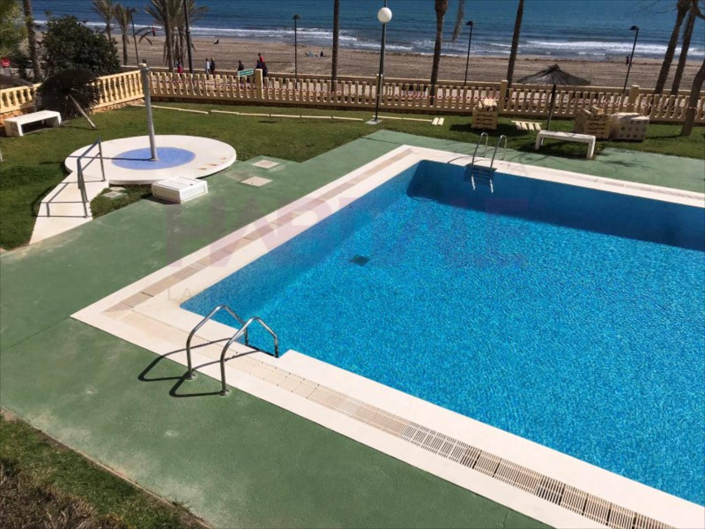 Appartement de 2 chambres à louer à Playa de Muchavista avec piscine - 1 100 € (Ref: 8647012)