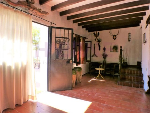 6 bedroom Finca/Country House for sale in Aguas de Busot / Aigües with pool - € 650,000 (Ref: 8647014)