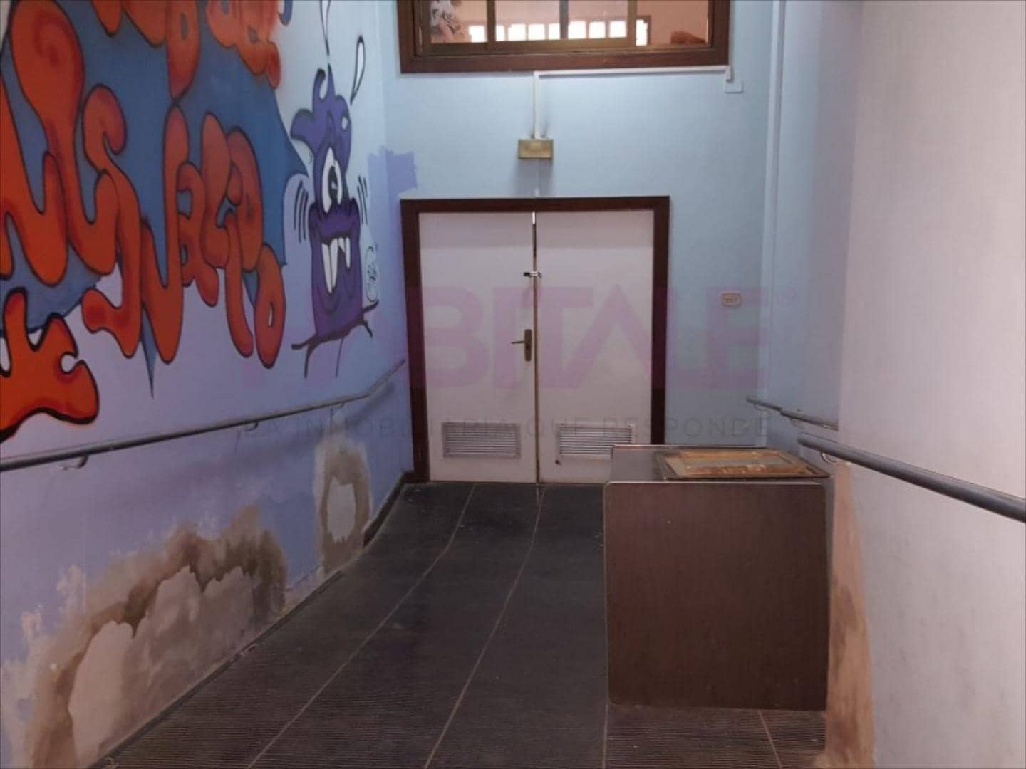 Commerciale in vendita in Torrent - 283.000 € (Rif: 8735889)