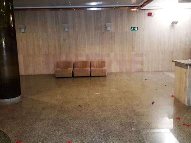 Commercial for sale in Torrent - € 700,000 (Ref: 8735893)