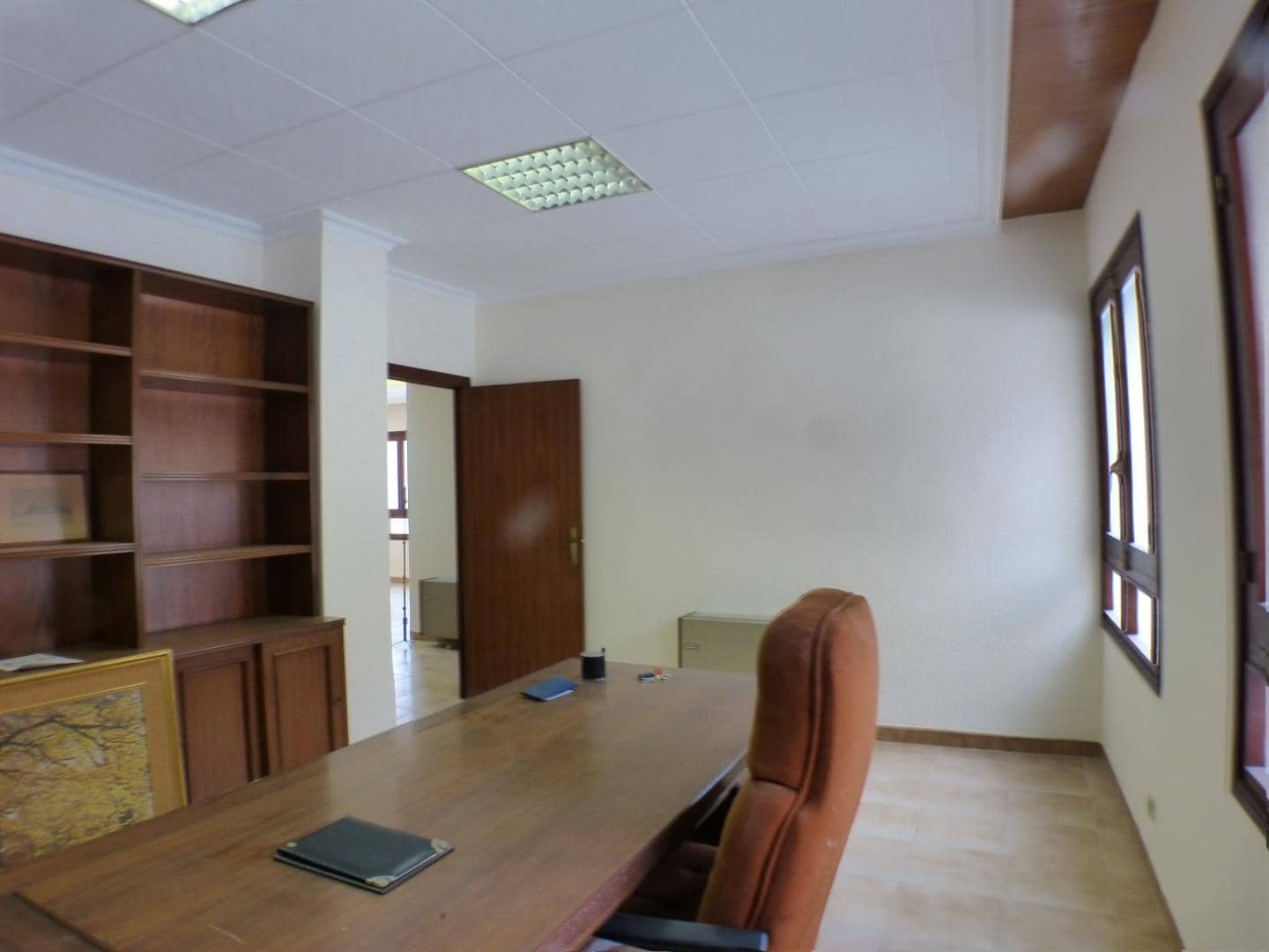 Kommersiell til salgs i Alicante by - € 155 000 (Ref: 9040947)