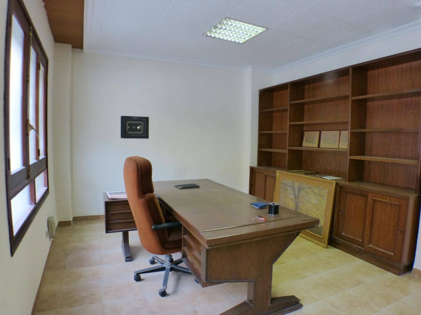 Kommersiell til salgs i Alicante by - € 155 000 (Ref: 9040947)