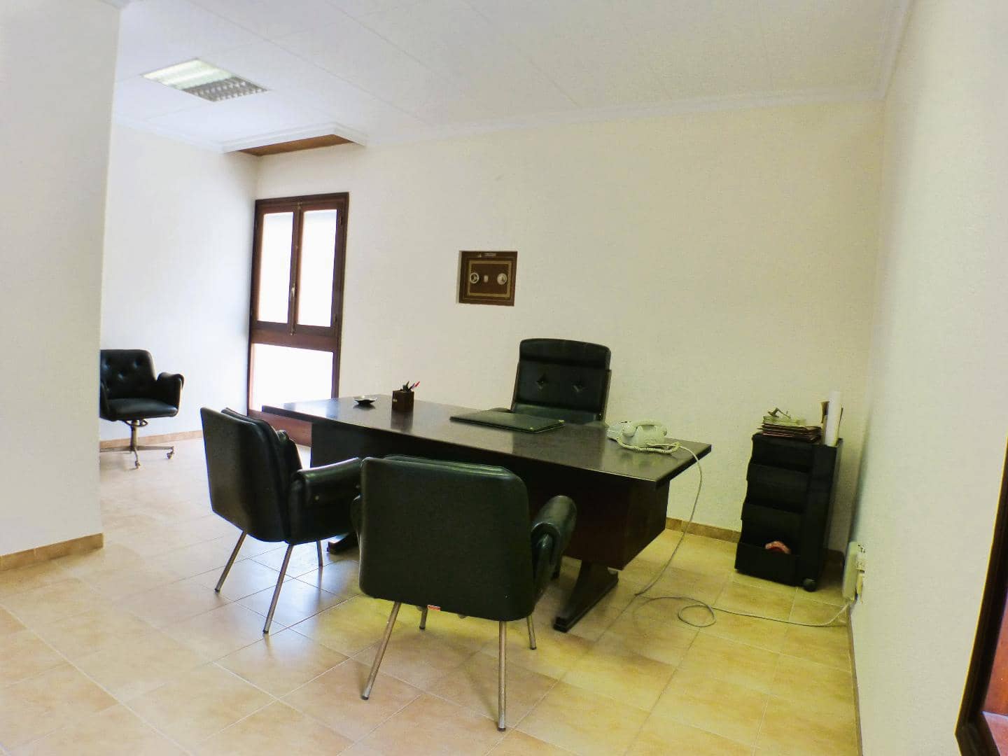 Kommersiell til salgs i Alicante by - € 155 000 (Ref: 9040947)