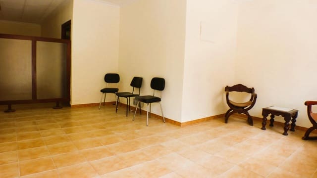 Kommersiell till salu i Mercado, Alicante stad - 155 000 € (Ref: 9040947)