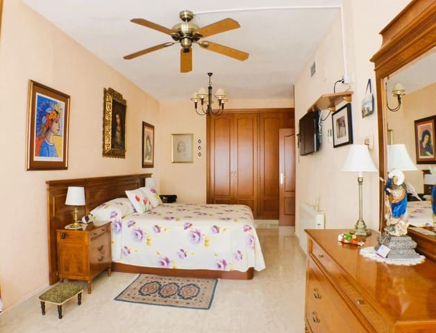 5 slaapkamer Appartement te koop in Cabo de las Huertas, Alicante stad met zwembad - € 875.000 (Ref: 9153392)