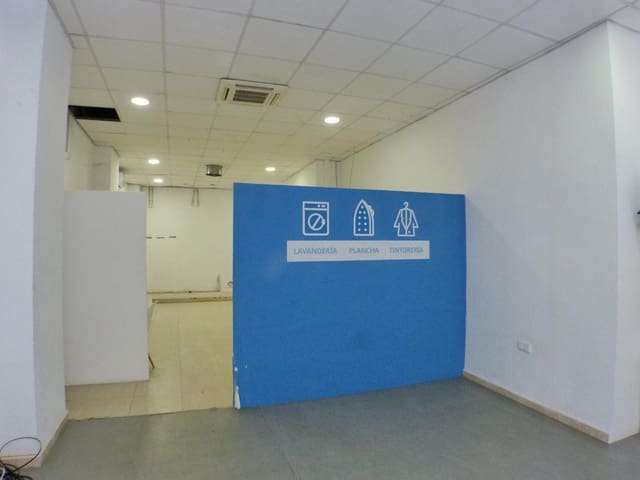 Kaupallinen myytävänä paikassa Ensanche - Diputacion, Alicante kaupunki - 290 000 € (Ref: 9201088)